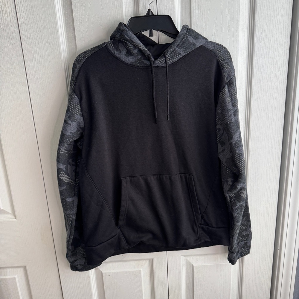 Spalding Black Gray Camo Hoodie Men's Size Small Sporty Athletic School Travel